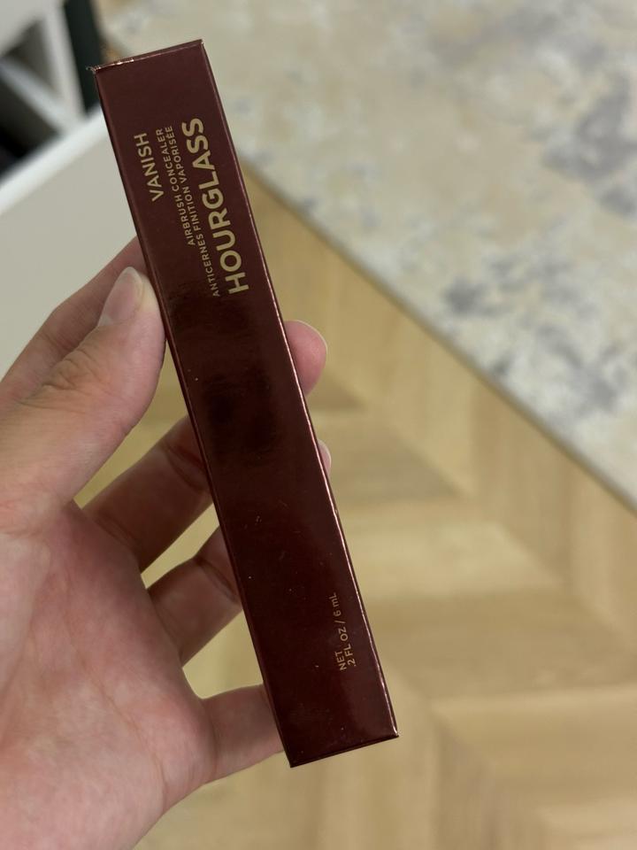 Hourglass консилер