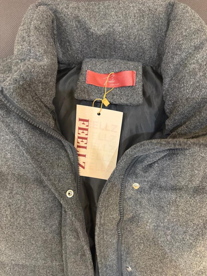 Утепленная жилетка графит