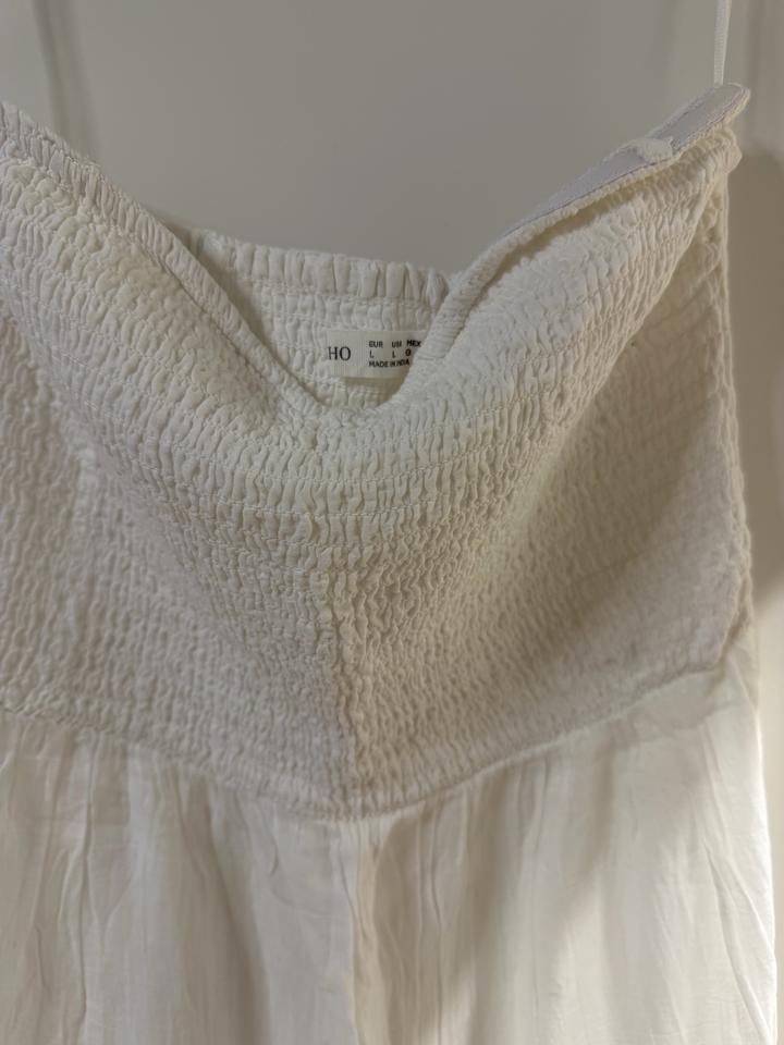 Белое платье