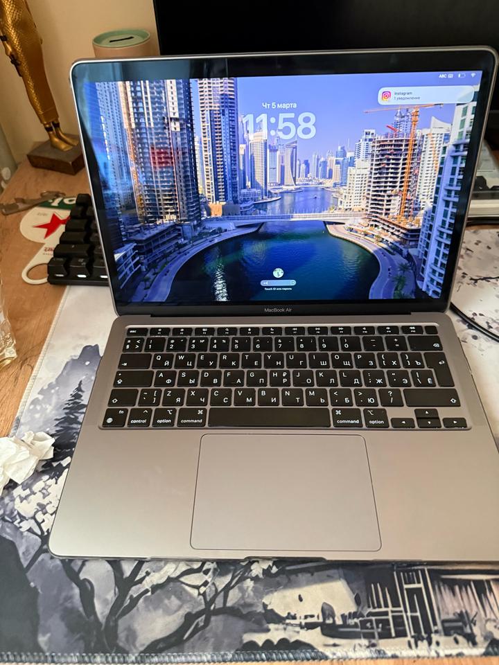 Продам MacBook