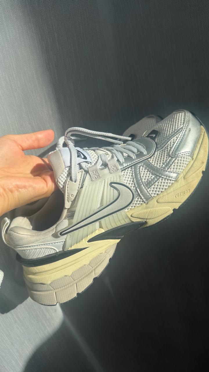 Nike кроссовки