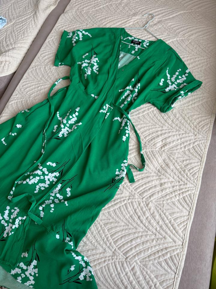 Зеленое платье Itara