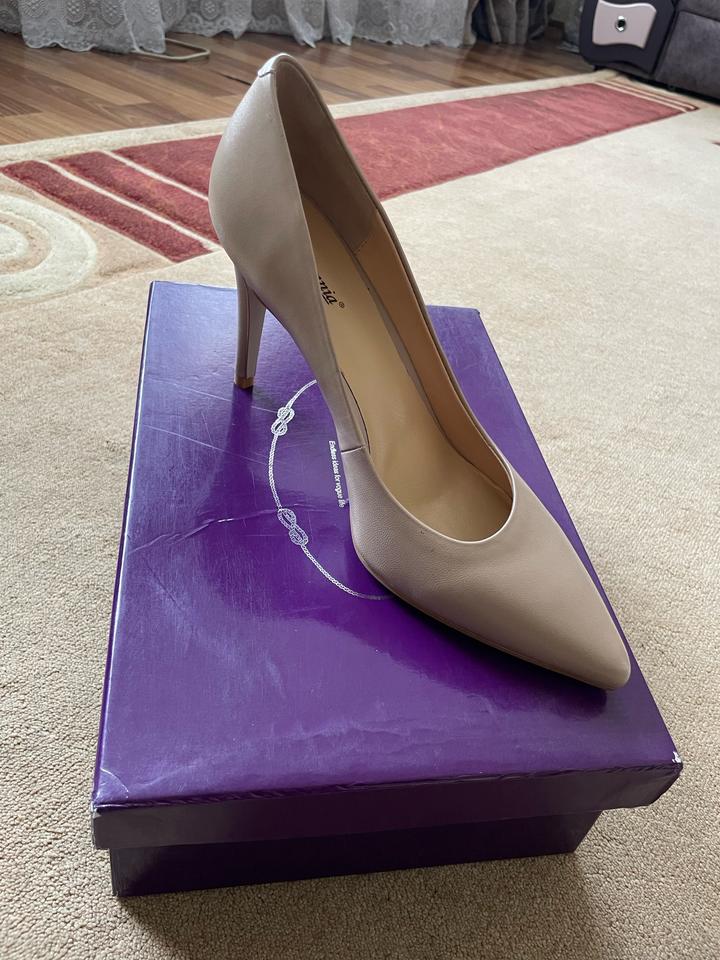 Djovanniya Туфли новые из натуральной кожи