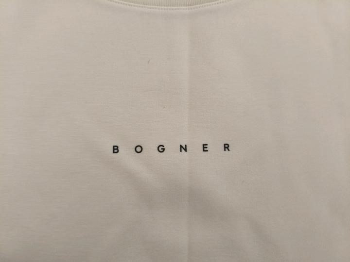 Пуловер с короткими рукавами цвета экрю немецкого бренда Bogner