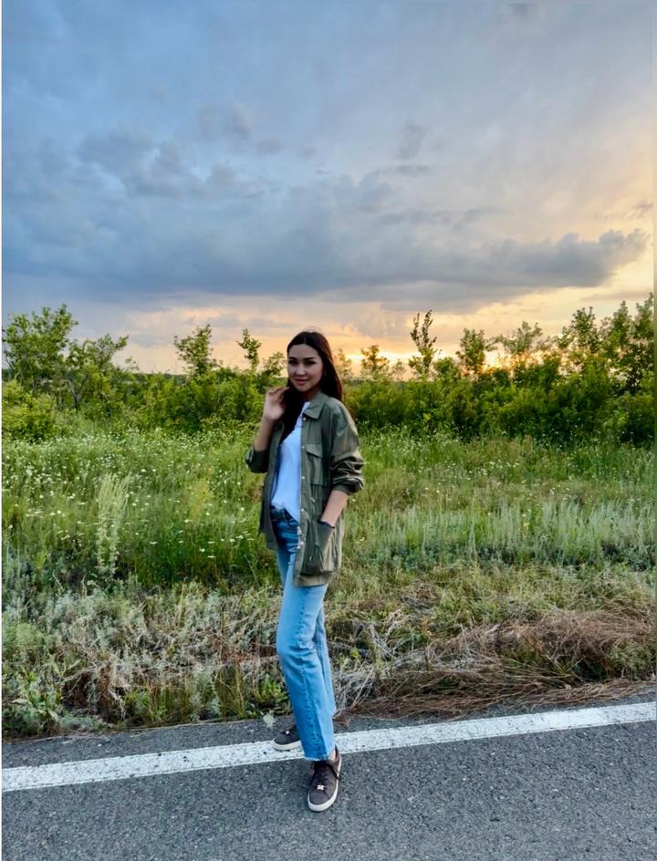 Куртка Stradivarius цвета хаки