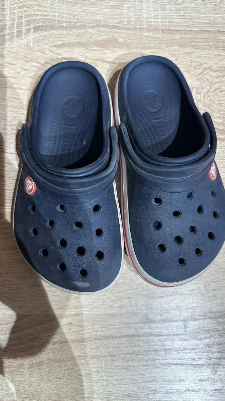 crocs