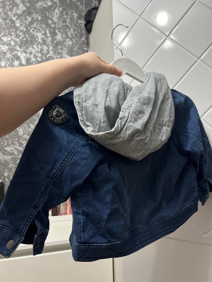 Продам джинсовку детскую с капюшоном Orchestra