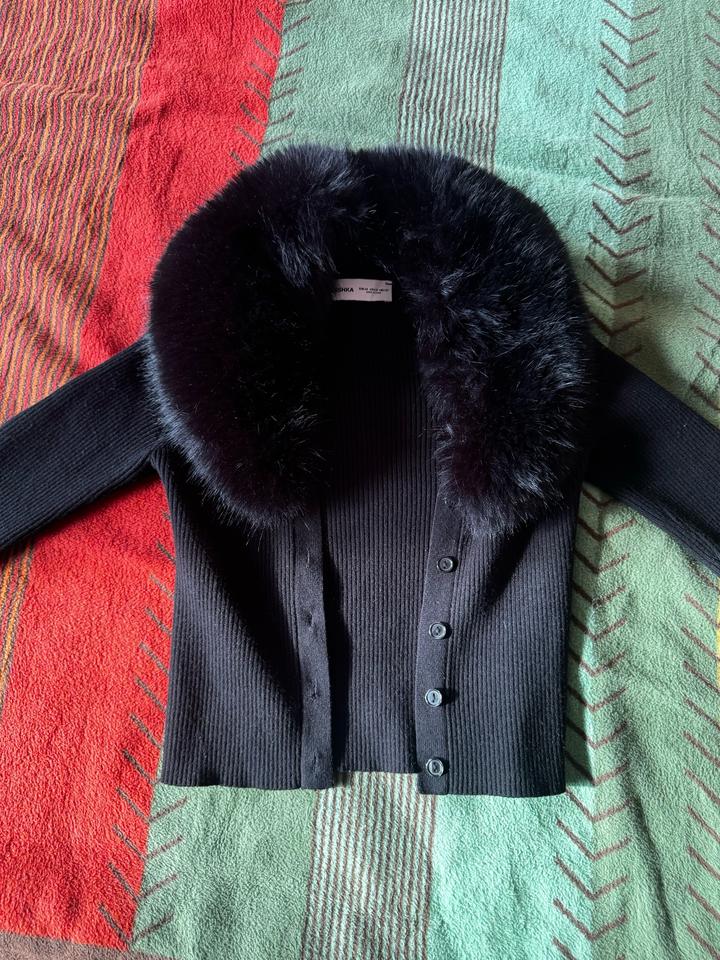 Кофточка с меховым воротником