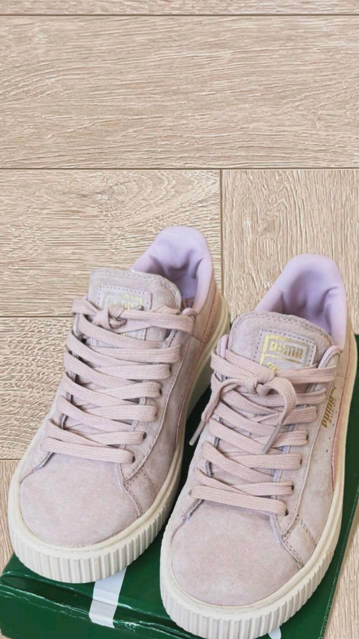 PUMA Suede Platform Satin в розовом цвете.