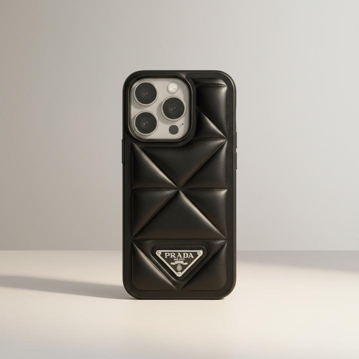 Чехлы на iPhone 15 pro