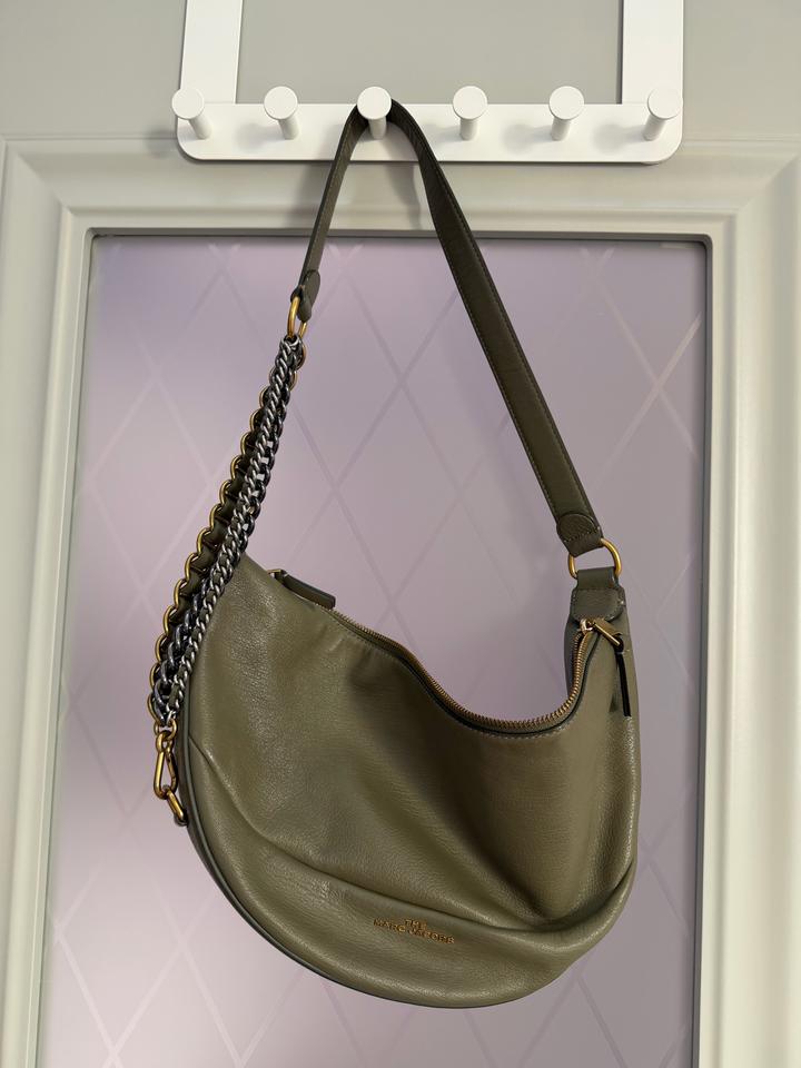Сумка-багет женская Marc Jacobs.