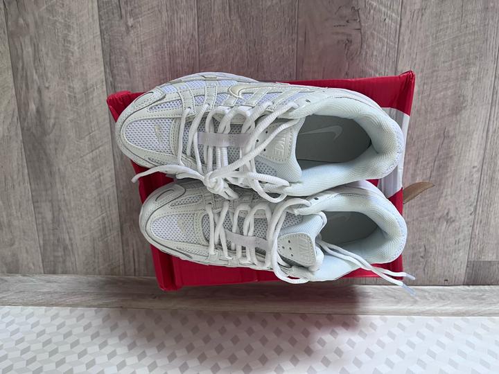 кроссовки Nike