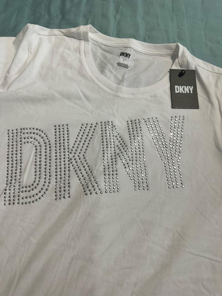 Футболка DKNY