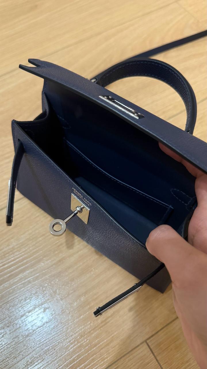 Mini Kelly в глубоком синем оттенке