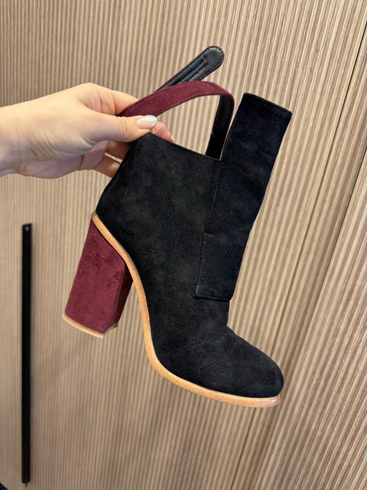 Полусапожки весна-осень, можно и на теплую зиму.