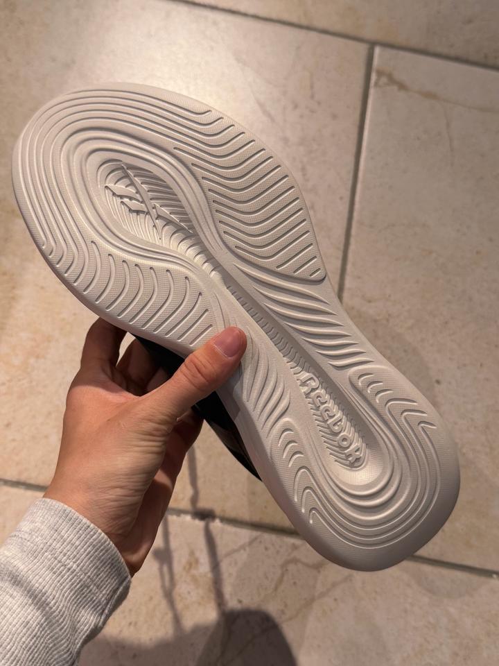 Женские кроссовки от Reebok