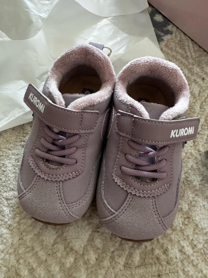 Куроми кросовки 24 размер