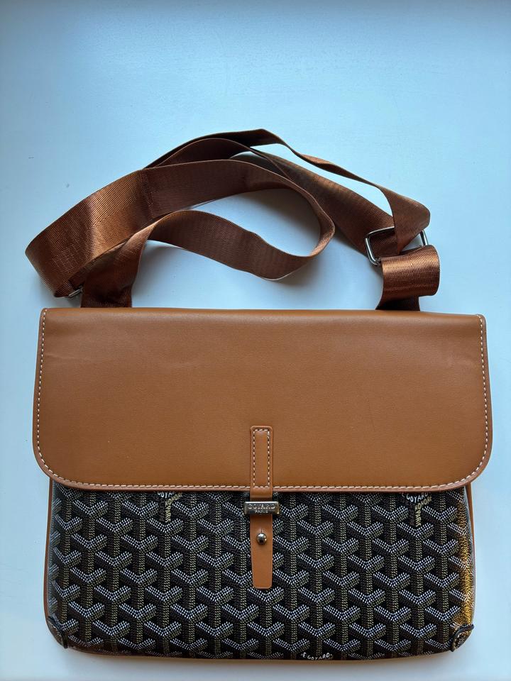 Goyard Messenger