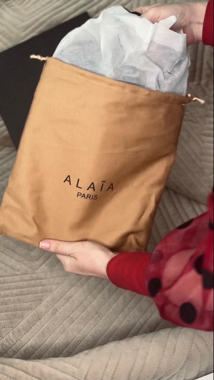Сумка Alaïa в форме сердца