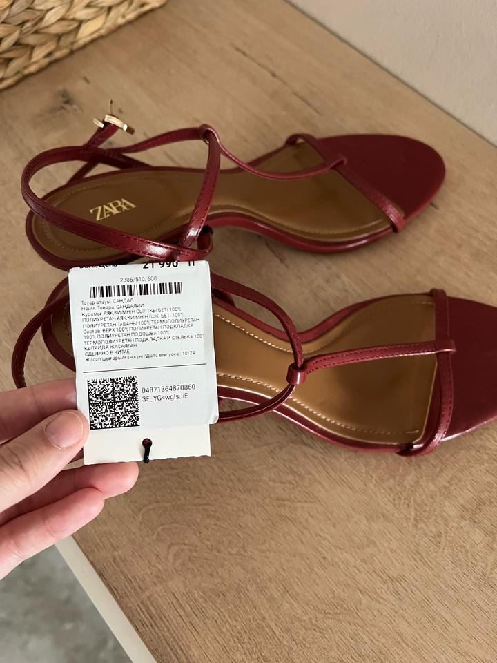 Босоножки Zara