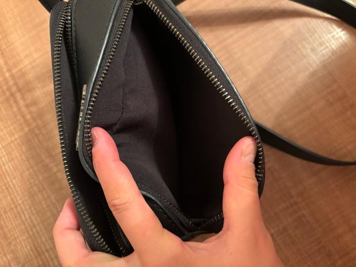 Продам сумку KARL LAGERFELD черного цвета.