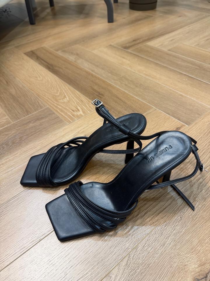 Черные босоножки 40размер НОВАЯ