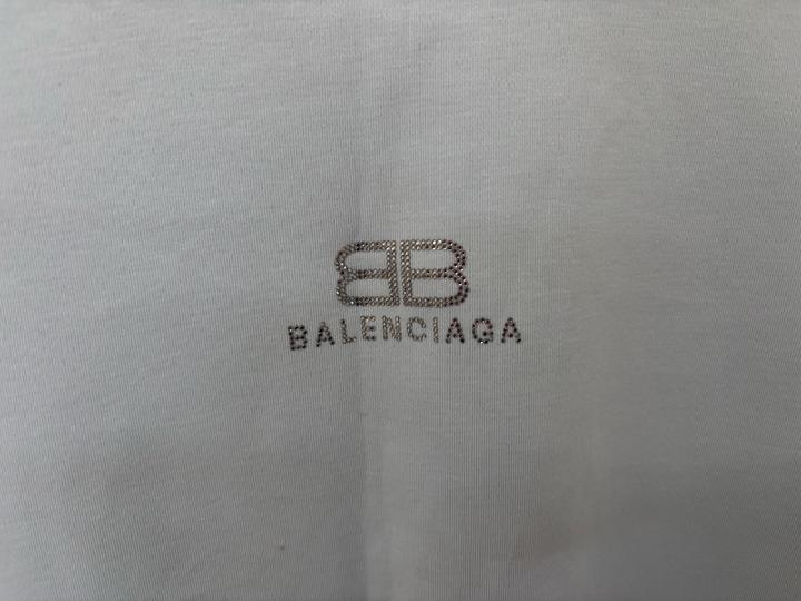 Голубая футболка