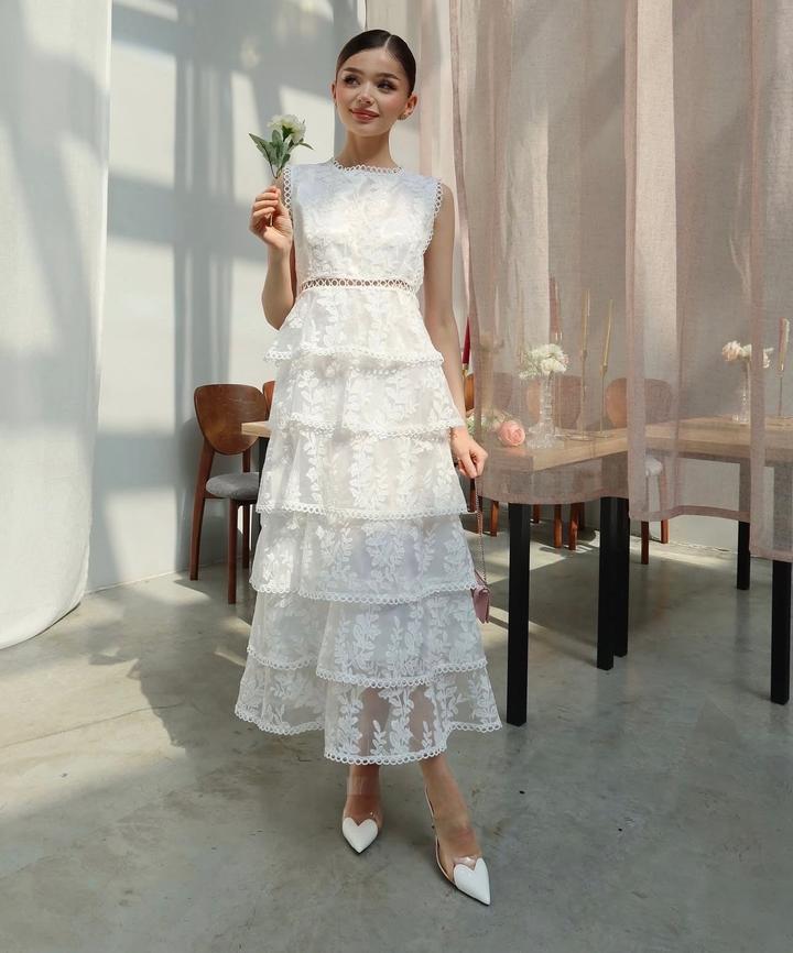 Белое платье