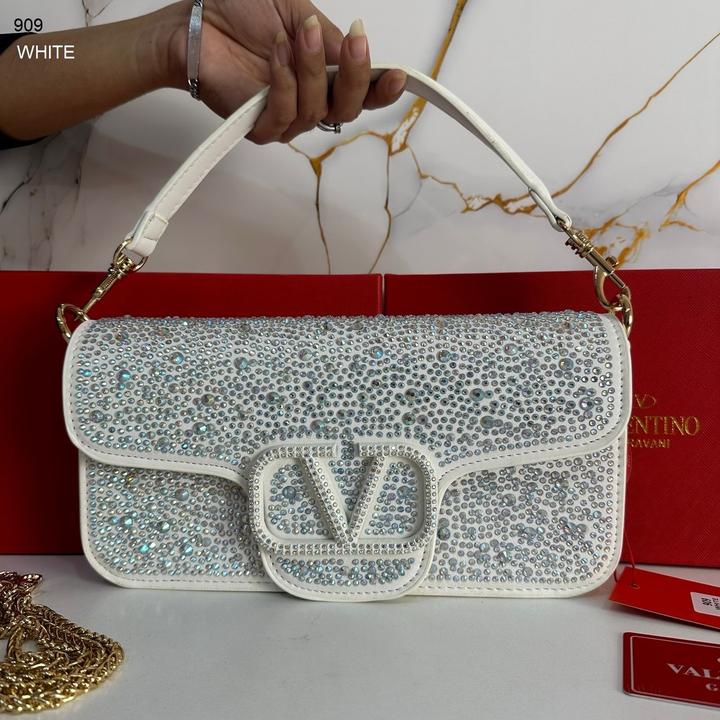Сумка Valentino Garavani с кристаллами на застежке VLogo.