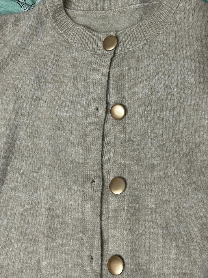 Кардиган на пуговицах