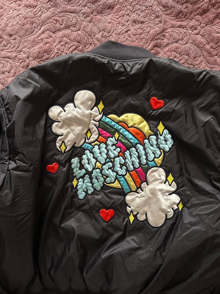 Бомбер Moschino