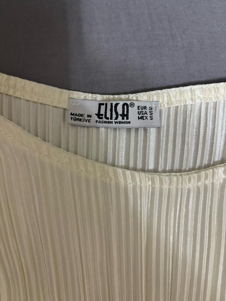 Нежное платье в цвете айвори с