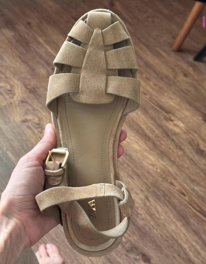 Сандали из натуральной замши ZARA