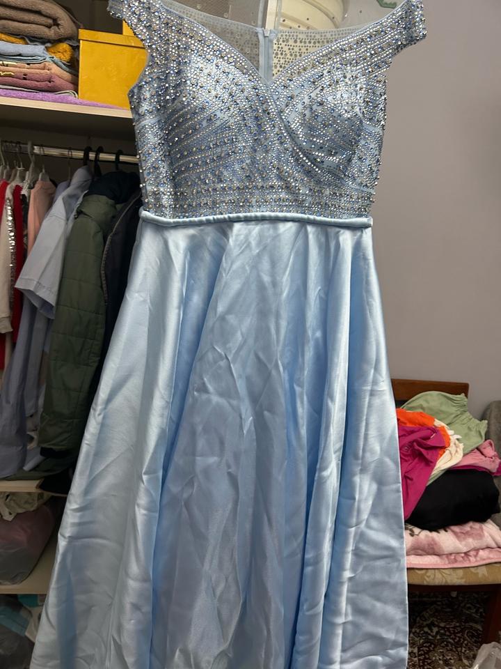 Голубое вечернее платье