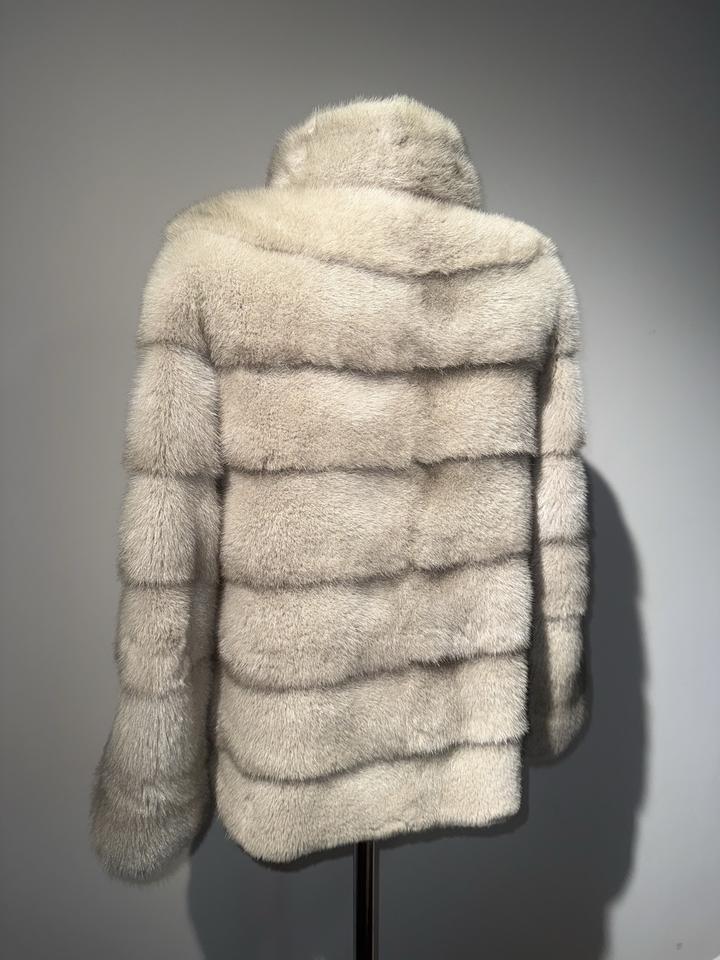 Продам норковую шубу