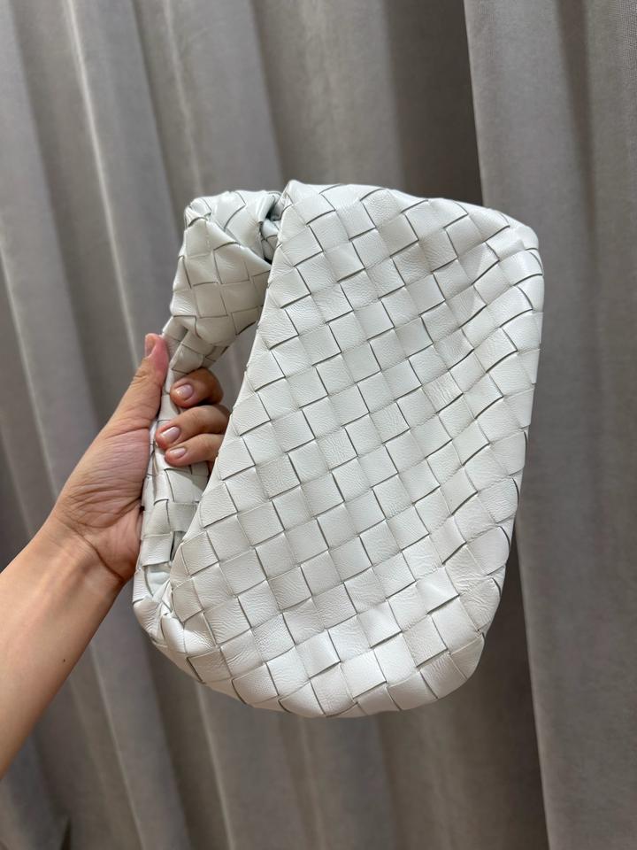 Белая сумка Bottega Veneta