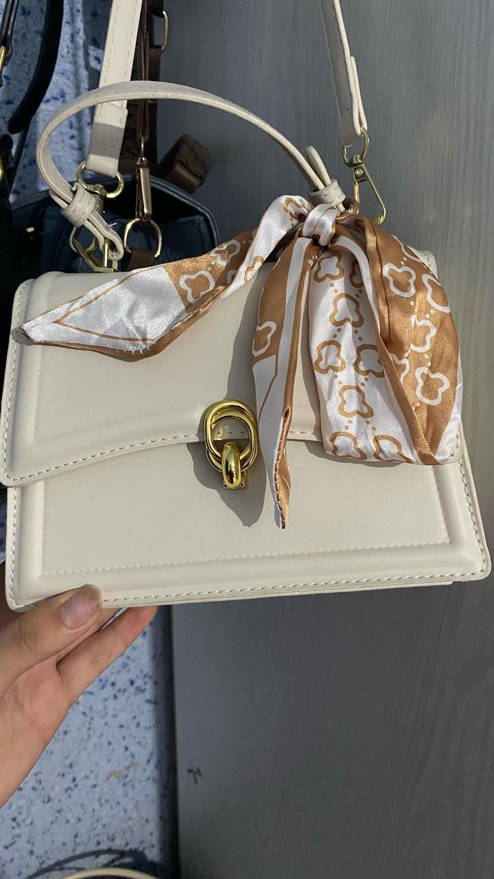 Сумочка белая