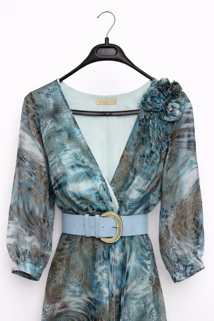 Голубое платье