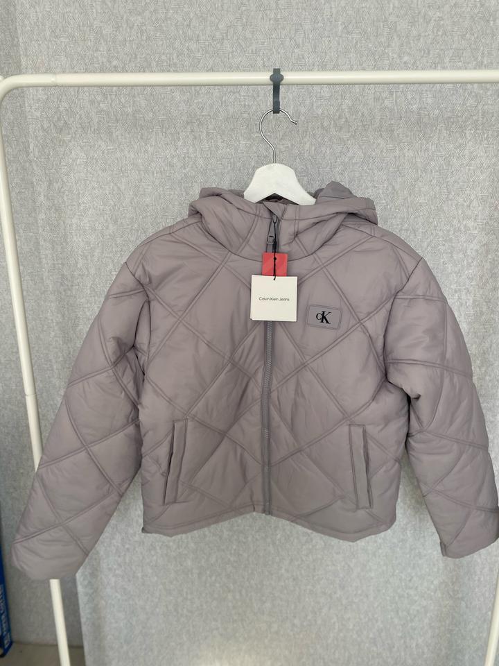 Куртка Calvin Klein. Размер XS