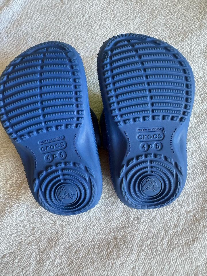 CROCS