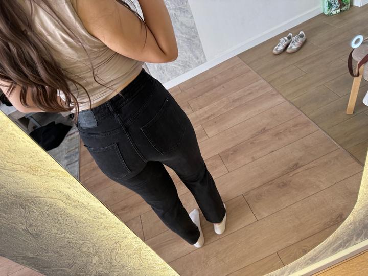 Черные джинсы МОМ Zara