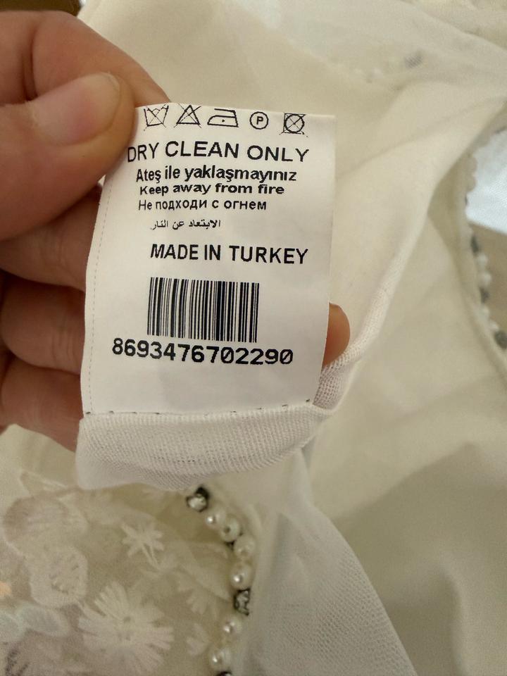 Платье на девочку нарядное.Турция