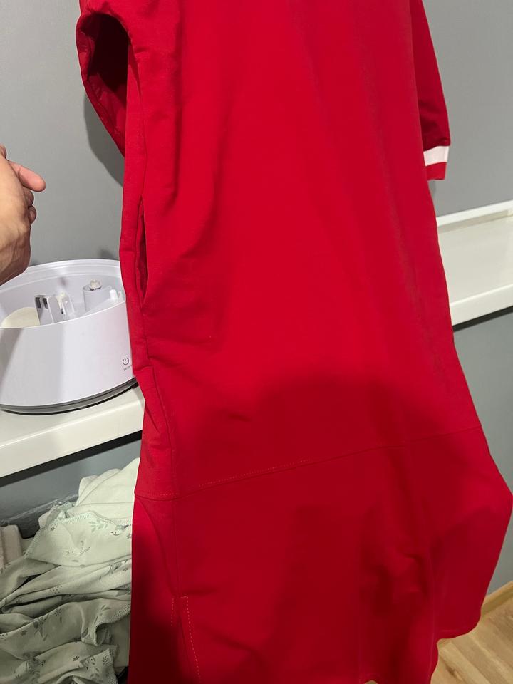 Красное платье