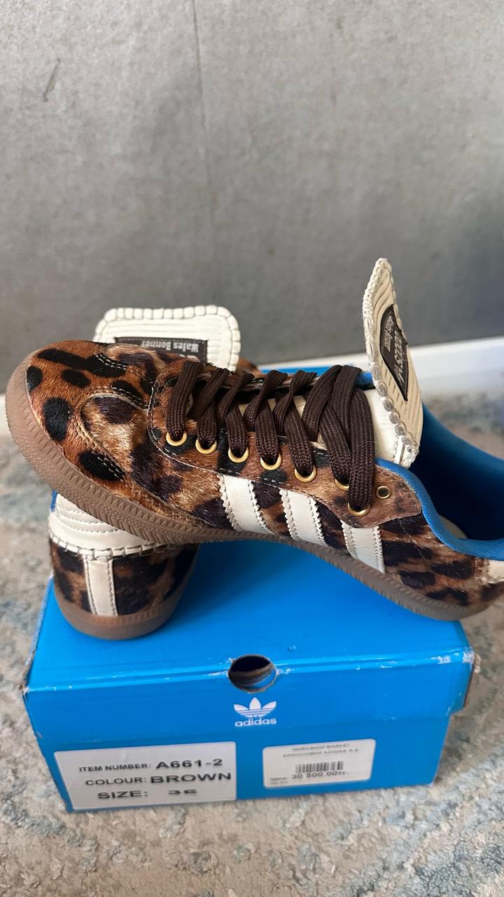 Кроссовки adidas