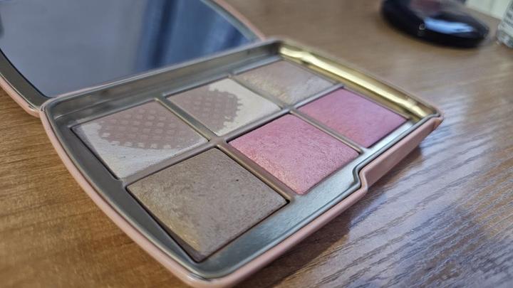 Палетка hourglass слон