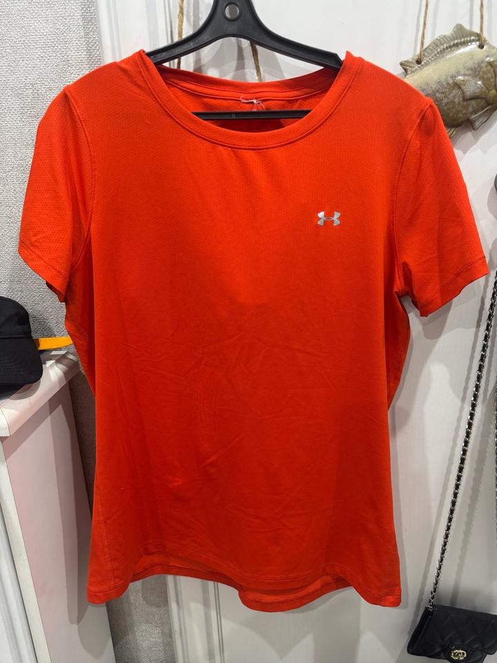 Продам футболку under armour