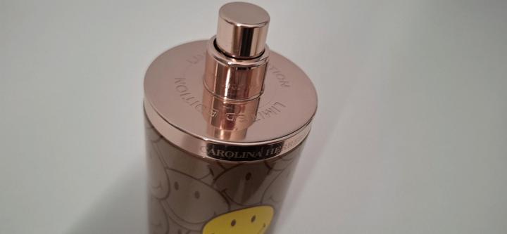 Carolina Herrera 212 Vip Rosé Smiley Edition