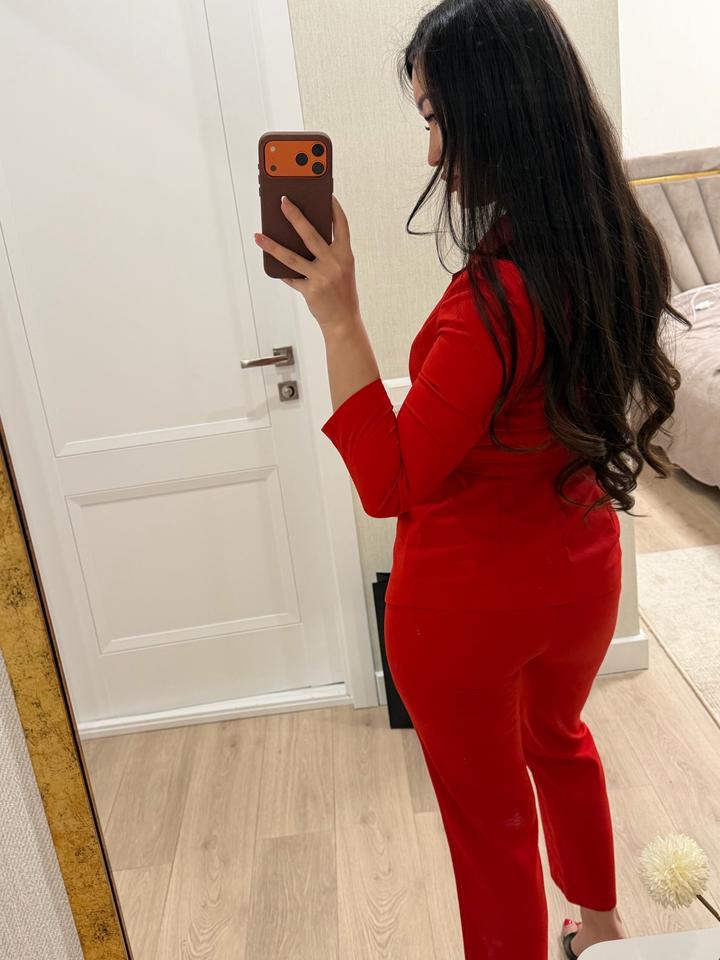 Красный брючный костюм Lichi