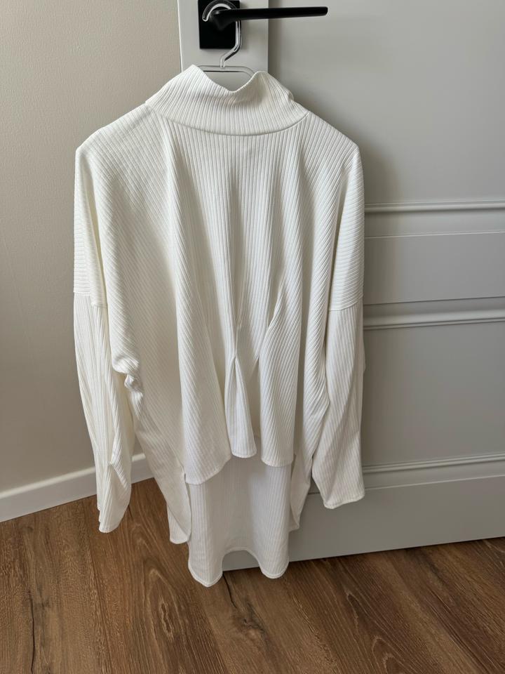 Белая двойка с юбкой