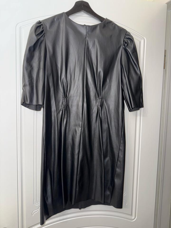 Платье кожаное